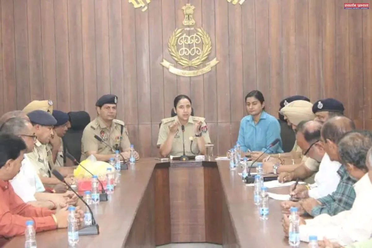 खन्ना में जन्माष्टमी को लेकर एसएसपी डा. दर्पण आहलूवालिया ने की विशेष बैठक 