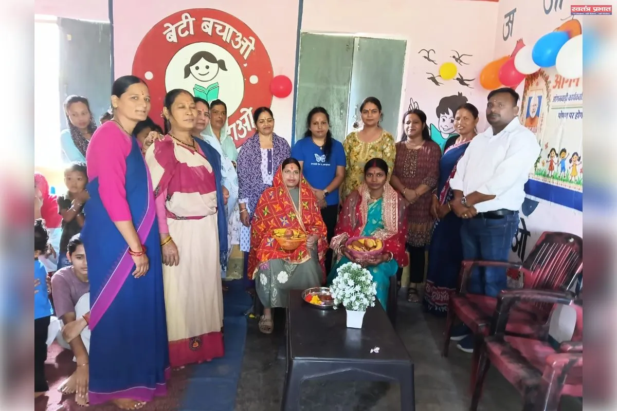 आंगन मिलन कार्यक्रम में ग्रामीणों को दी कल्याणकारी योजनाओं की जानकारी