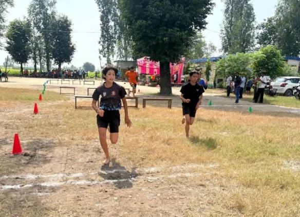 सिसौना के गौरव और अनुष्का बने ब्लाक चैंपियन