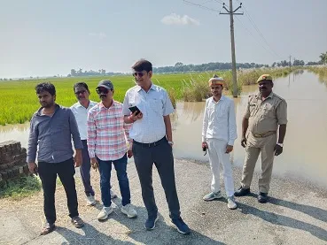 उपजिलाधिकारी ने  बाढ़ प्रभावित क्षेत्रों का किया दौरा, बाढ़ से क्षतिग्रस्त फसलों की जानकारी के लिए दिए निर्देश