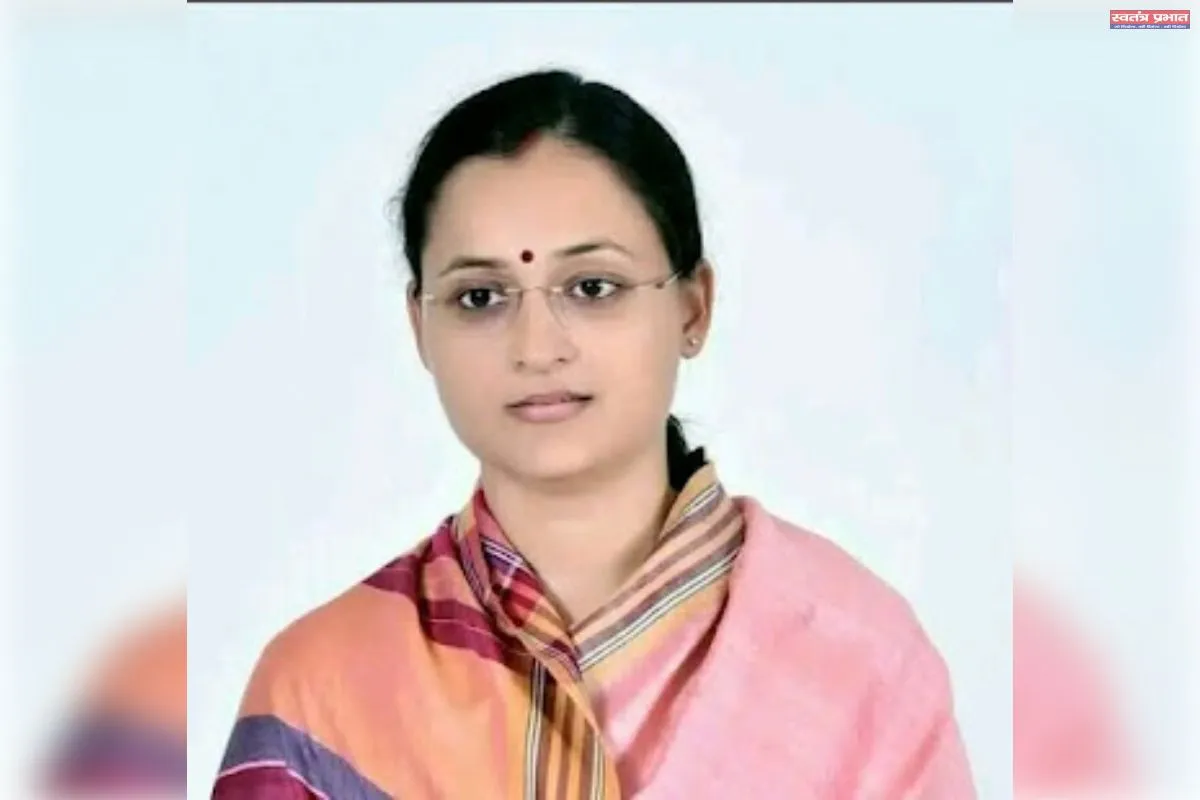 हरीश द्विवेदी के स्वागत को लेकर कप्तानगंज में दिखा जबरदस्त उत्साह, डॉ. ममता पाण्डेय के नेतृत्व में निकली भव्य रैली