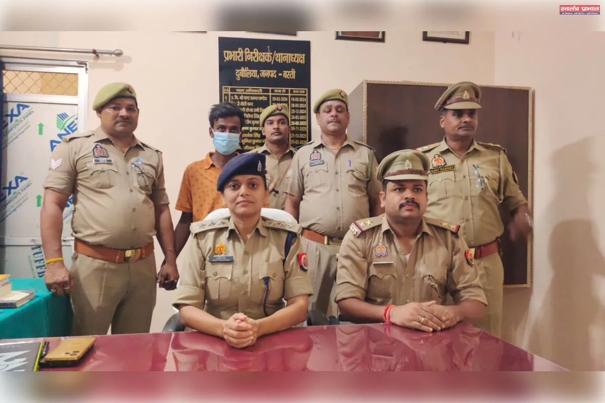 चोरी का ट्रैक्टर-ट्रॉली बेचने की फिराक में घूम रहा आरोपी गिरफ्तार, दुबौलिया पुलिस ने किया बरामद