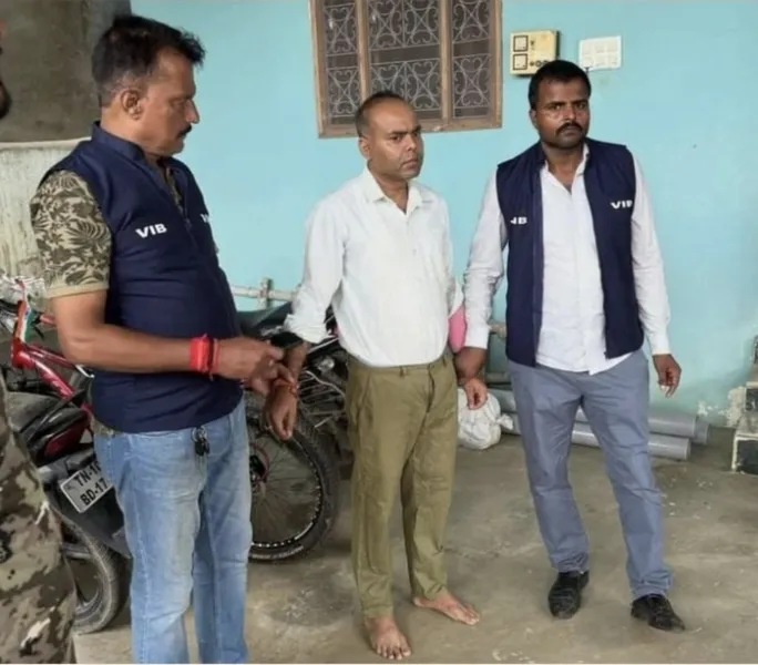 75 हजार रुपये रिश्वत लेते BDO गिरफ्तार, निजी आवास पर निगरानी टीम ने दबोचा