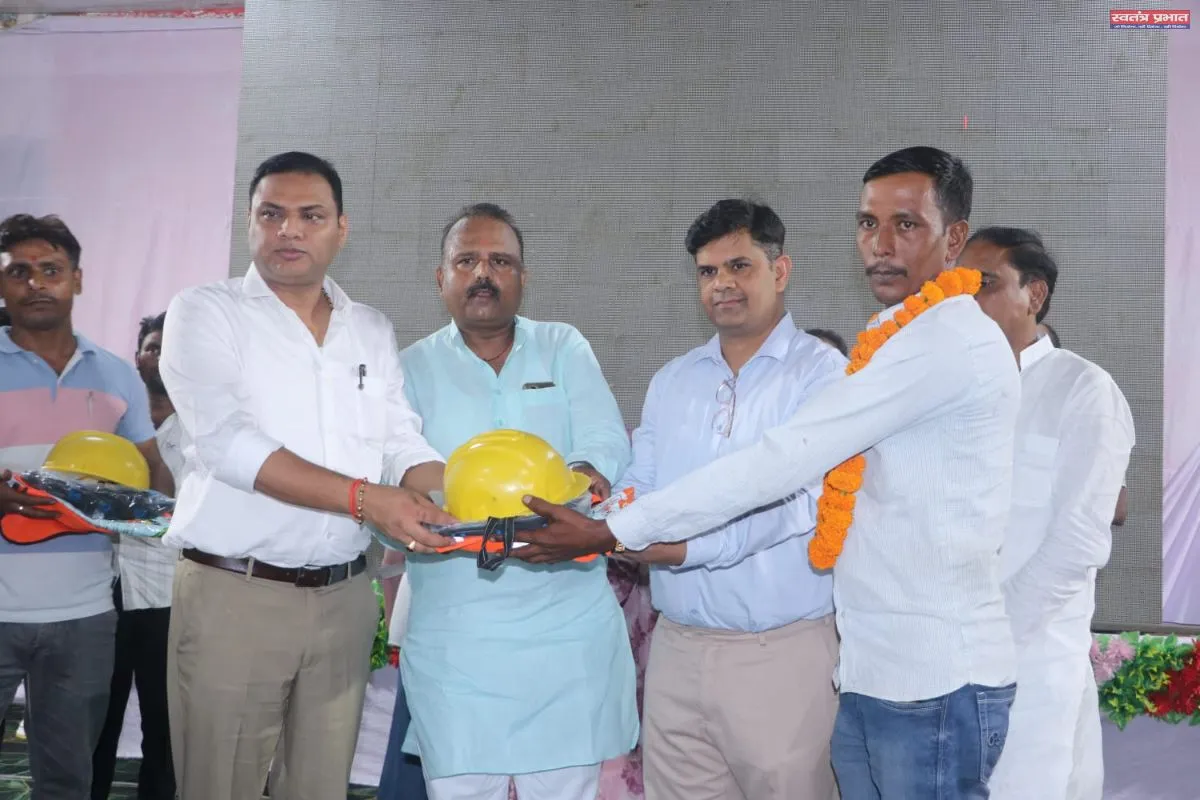 तुलसीसदन में मुख्यमंत्री के शुभारंभ कार्यक्रम का सजीव प्रसारण देखा गया 