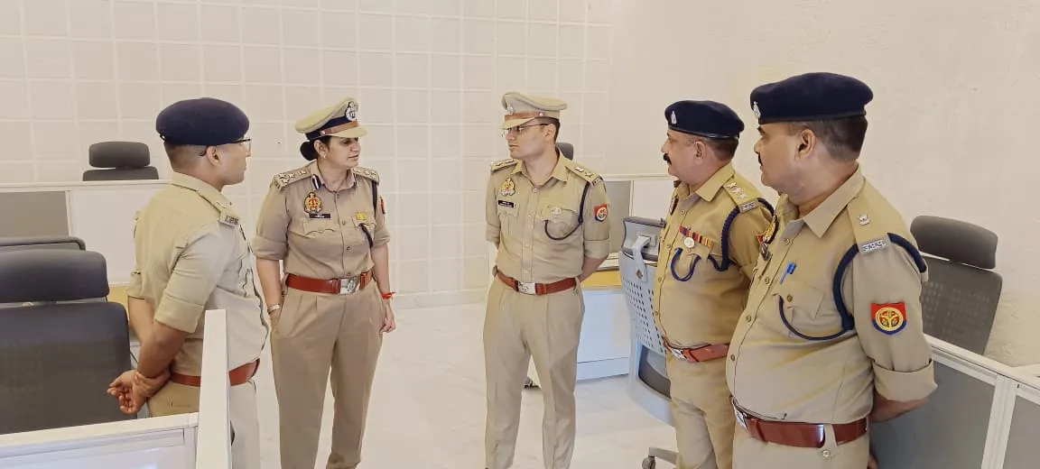 पुलिस उप महानिरीक्षक, विन्ध्याचल परिक्षेत्र पूनम ने किया सोनभद्र पुलिस कार्यालय की विभिन्न शाखाओं का निरीक्षण ,  दिये आवश्यक दिशा निर्देश