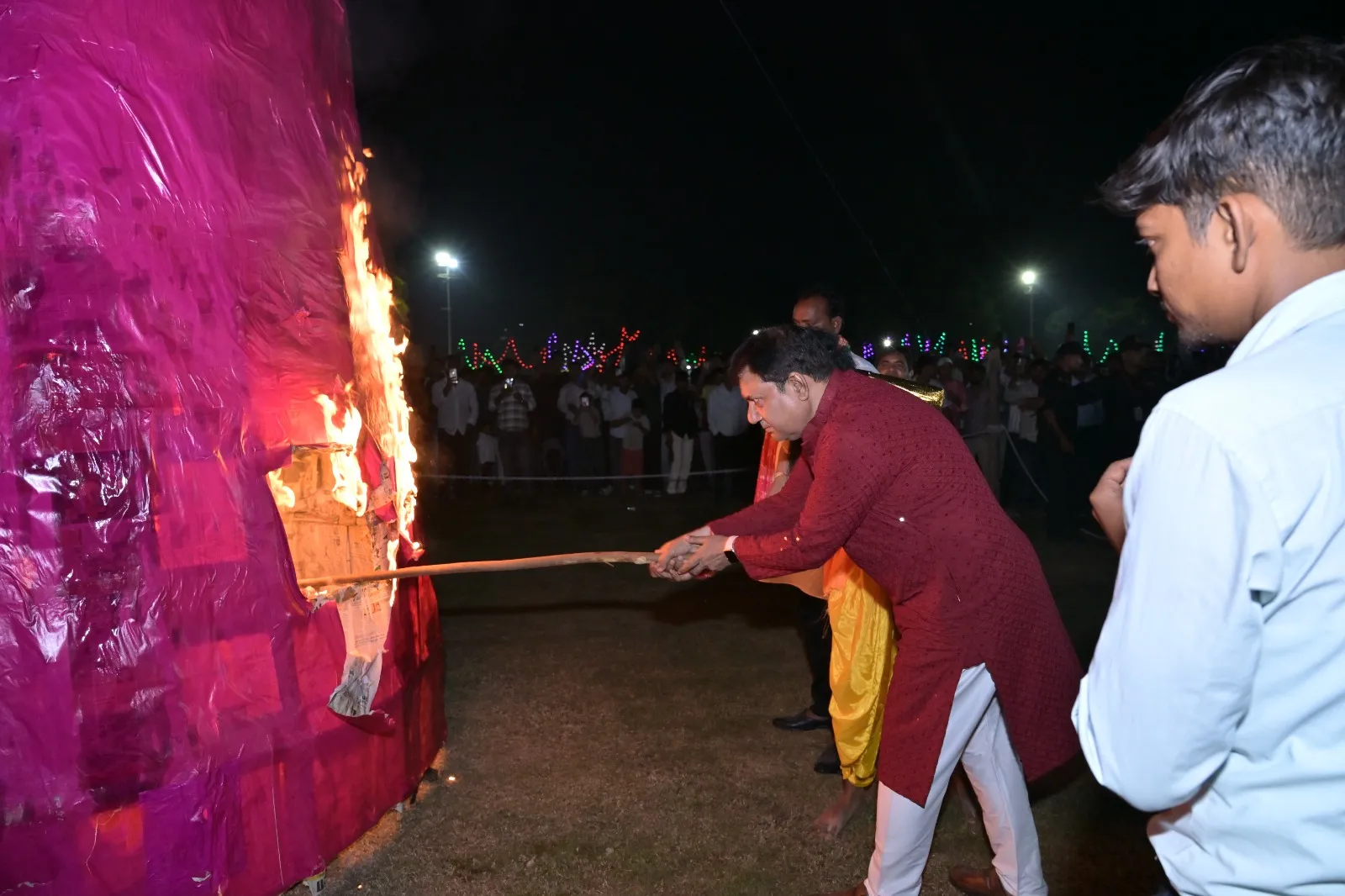 सत्यता कर्मठता और संस्कार का सदे  देता है विजय दशहरा का त्यौहार। पीके सिंह
