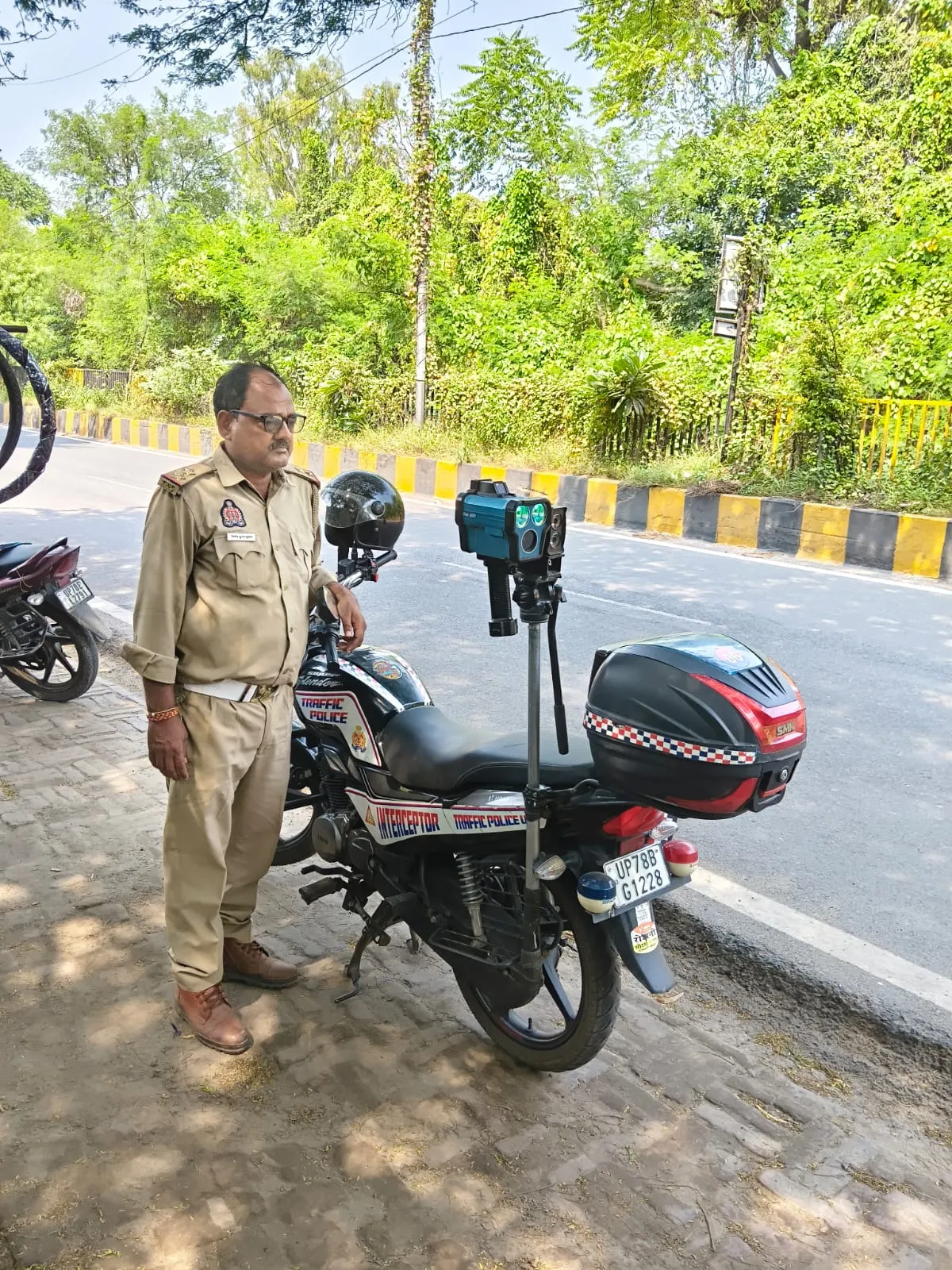 ओवरस्पीडिंग पर कानपुर ट्रैफिक पुलिस का शिकंजा, 112 वाहनों पर कार्रवाई