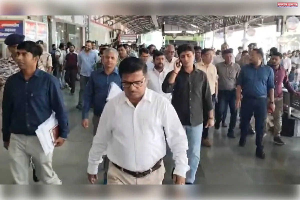 दिल्ली में प्रदर्शन की आहट से रेलवे अलर्ट, कानपुर सेंट्रल पर DRM का औचक निरीक्षण; शताब्दी-श्रमशक्ति समेत 10 ट्रेनें प्रभावित!