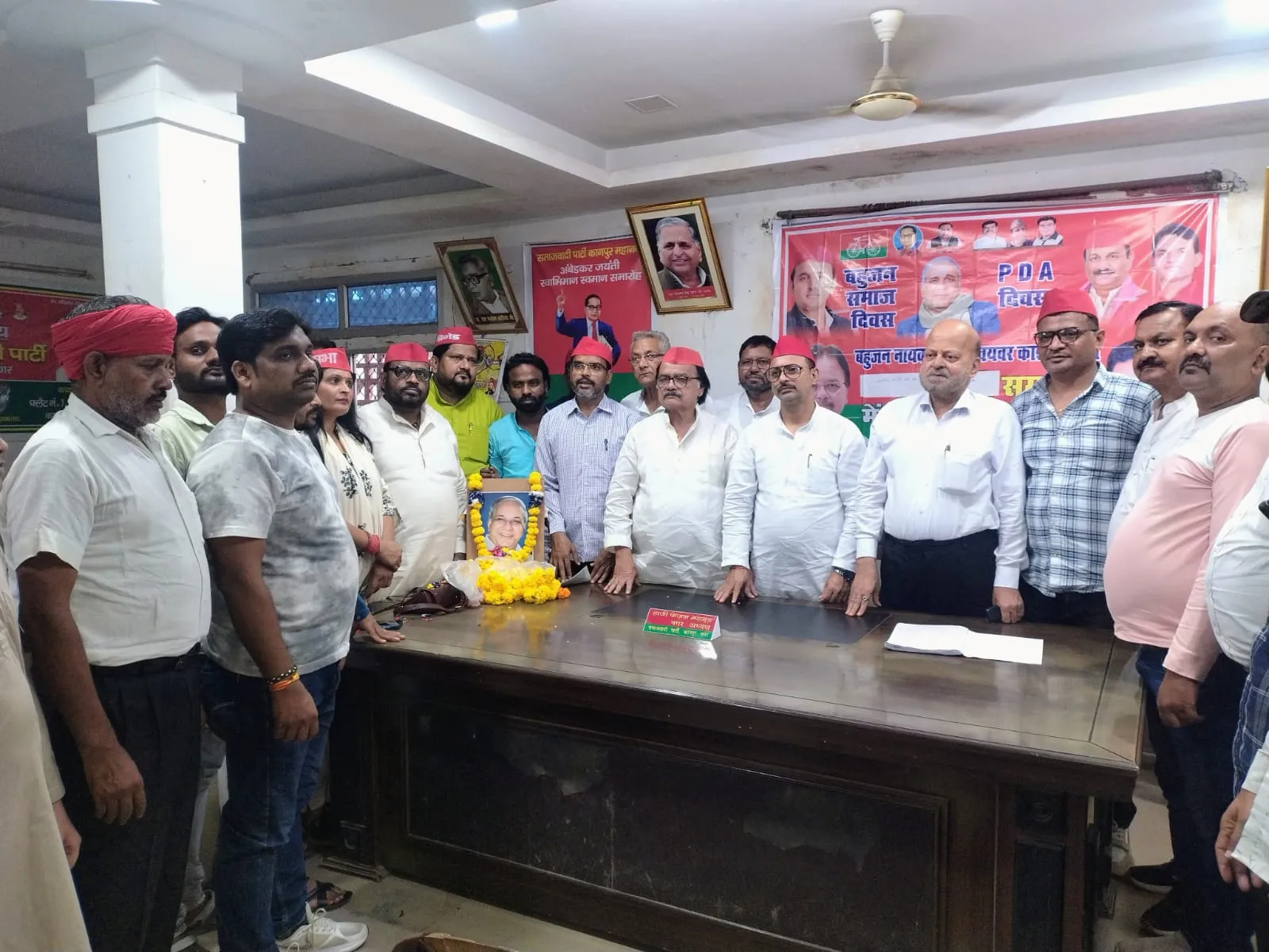 कांशीराम के नारों से गूंजा सपा कार्यालय, बोले हाजी फजल महमूद—‘जिसकी जितनी संख्या भारी, उसकी उतनी हिस्सेदारी