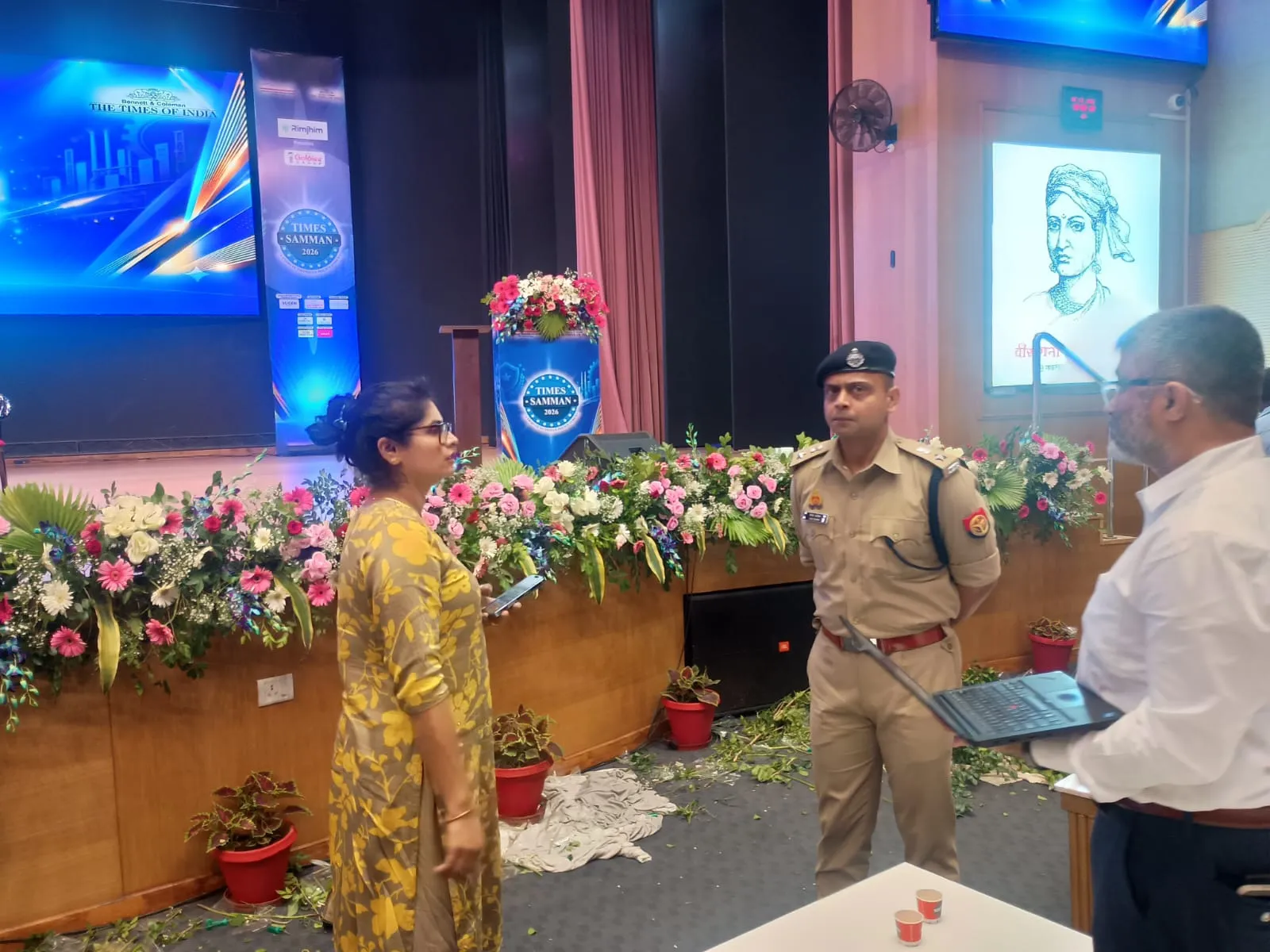 राज्यपाल के आगमन को लेकर विश्वविद्यालय में सुरक्षा व्यवस्था का जायजा