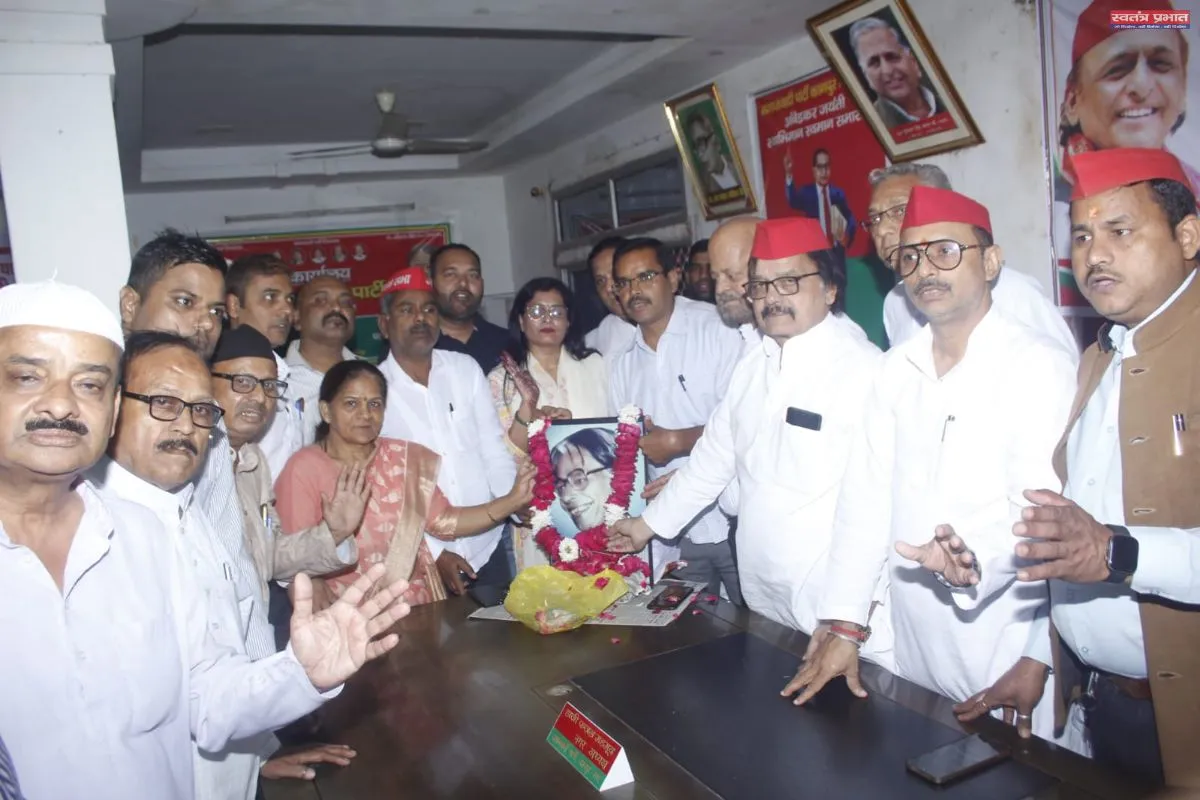 सपा का पांचों सीटें जीतने का संकल्प, छात्राओं की पढ़ाई मुफ्त और कामगारों को आवास देने का ऐलान