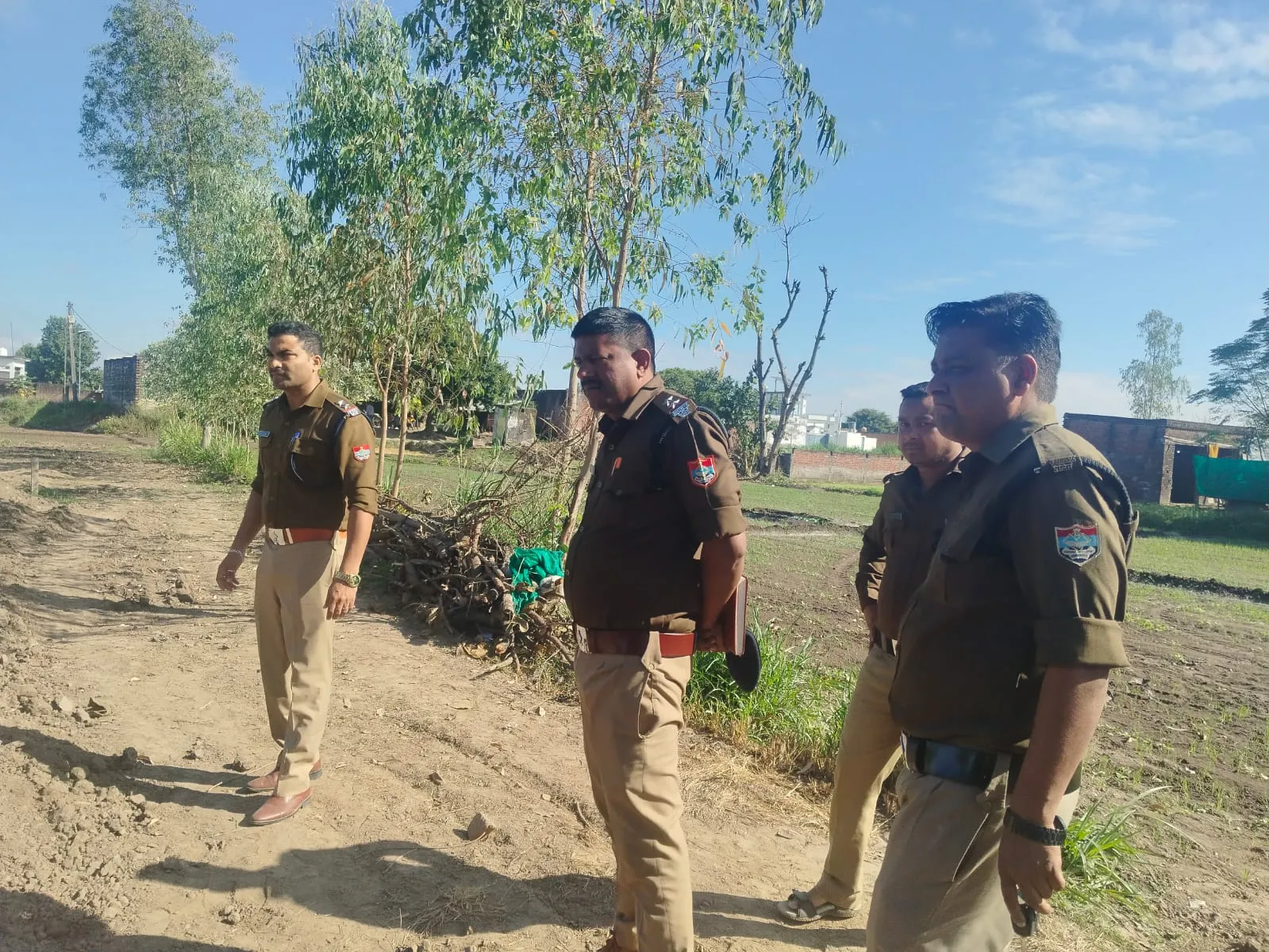 भूमि विवाद में चाचा पर फायर झोंकने का आरोप, गांव में मचा हड़कंप