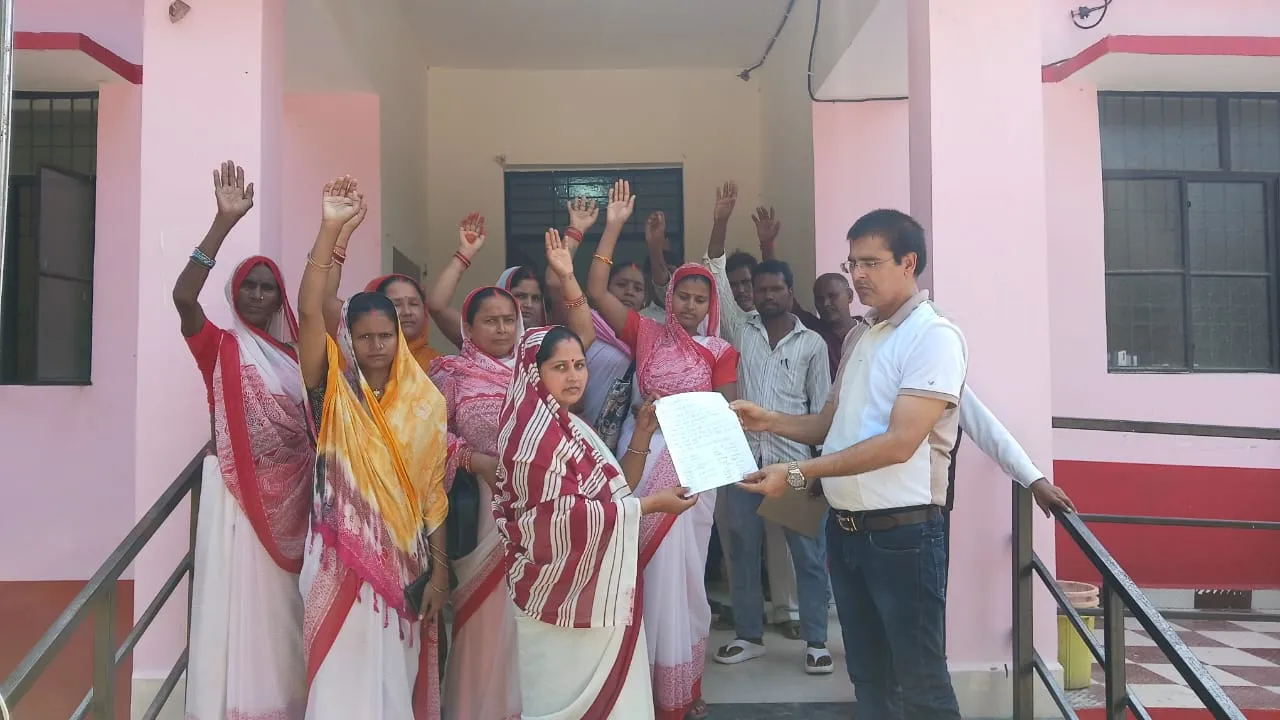 आशा कार्यकर्ताओं ने मानदेय बढ़ाने समेत विभिन्न मांगों को लेकर सौंपा ज्ञापन