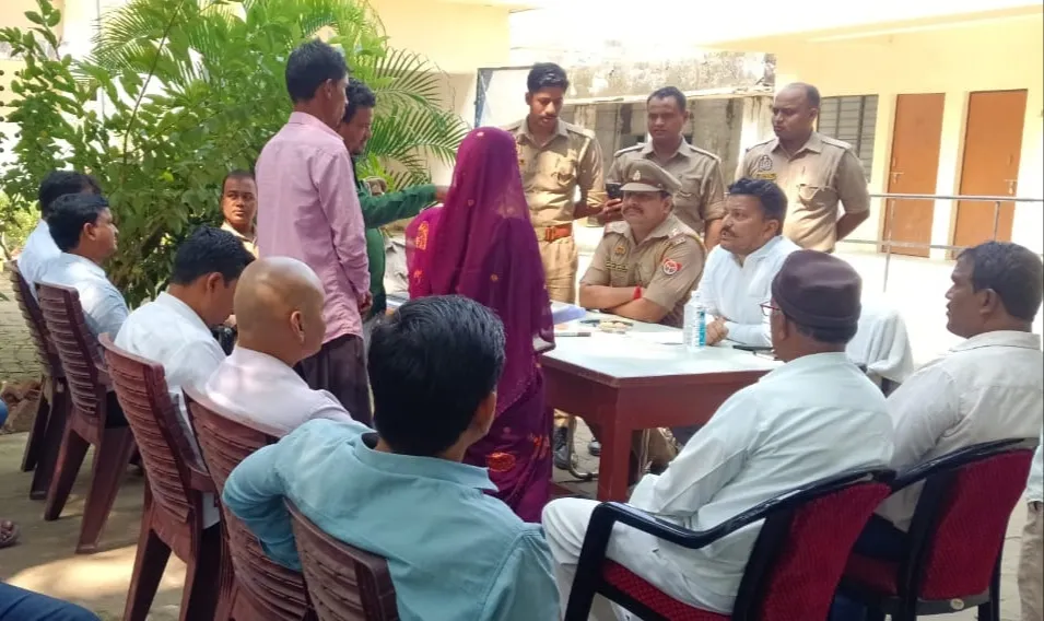 समाधान दिवस में दो मामले आए