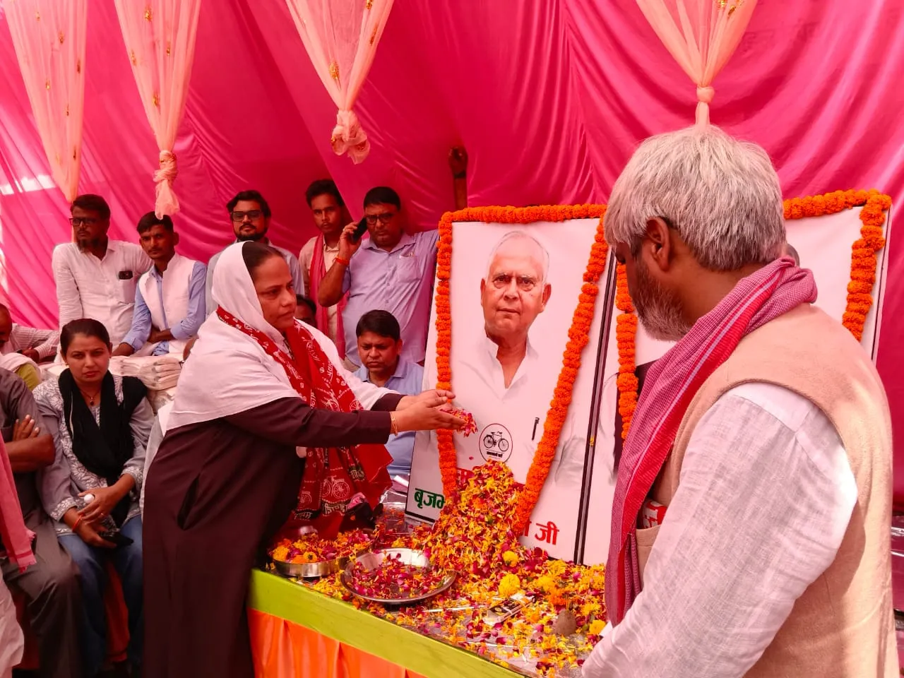 बृजभूषण तिवारी का जीवन सरल एवं सादगी पूर्ण रहा