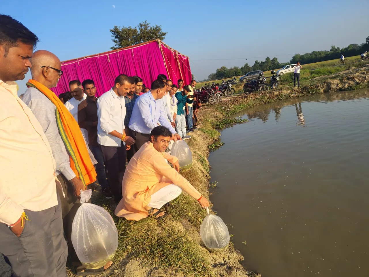 मत्स्य पालन किसानों के आय बढ़ाने का एक बेहतर माध्यम है : विधायक विनय वर्मा