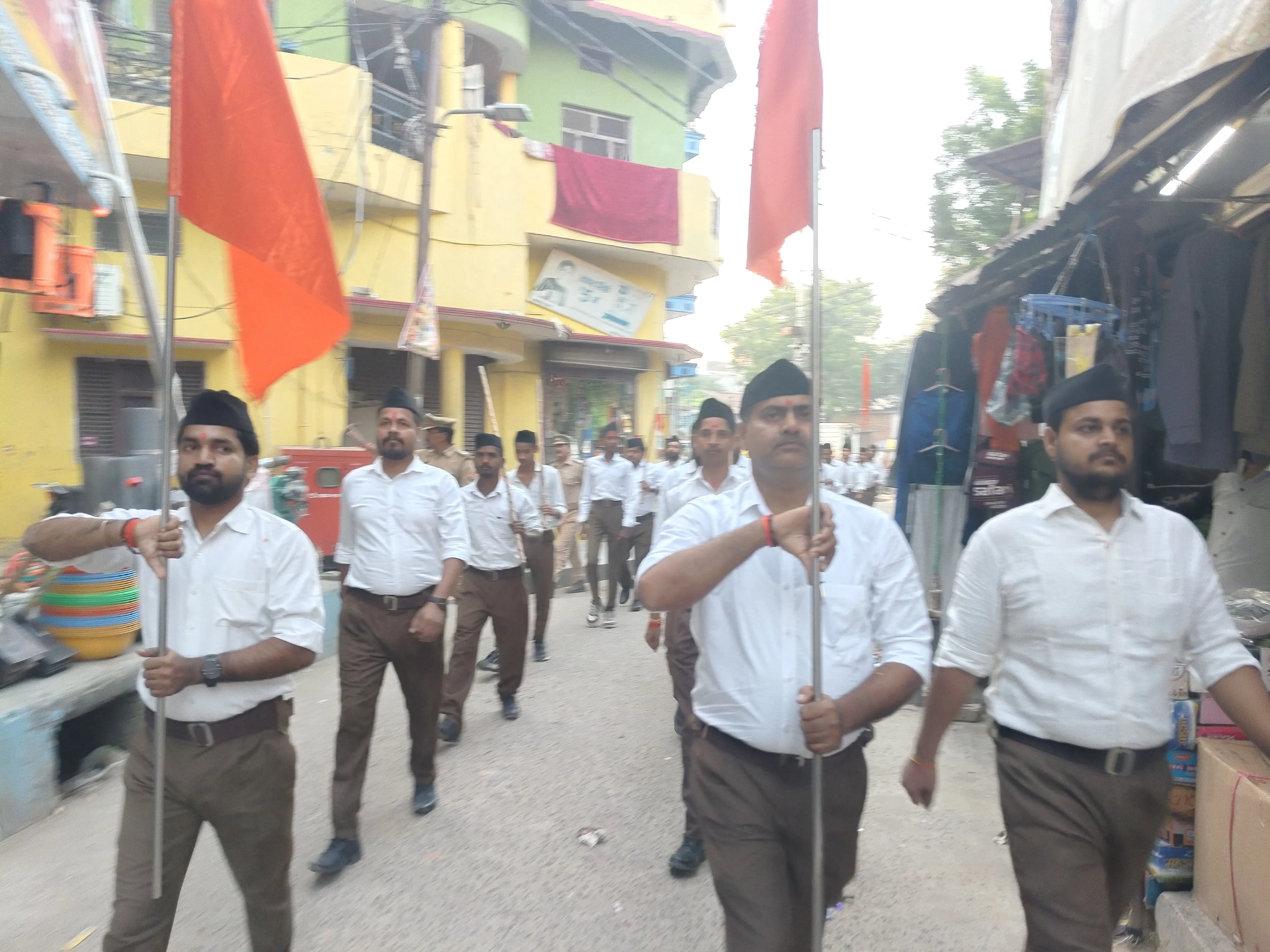 उसका बाजार में निकला आरएसएस का पथ संचलन, भारत माता के जयघोष से गूंजा नगर