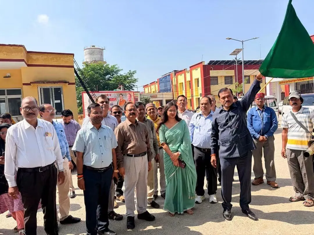 विशेष संचारी रोग नियंत्रण एवं दस्तक अभियान का शुभारंभ, जनजागरूकता रैली को दिखाई गई हरी झंडी