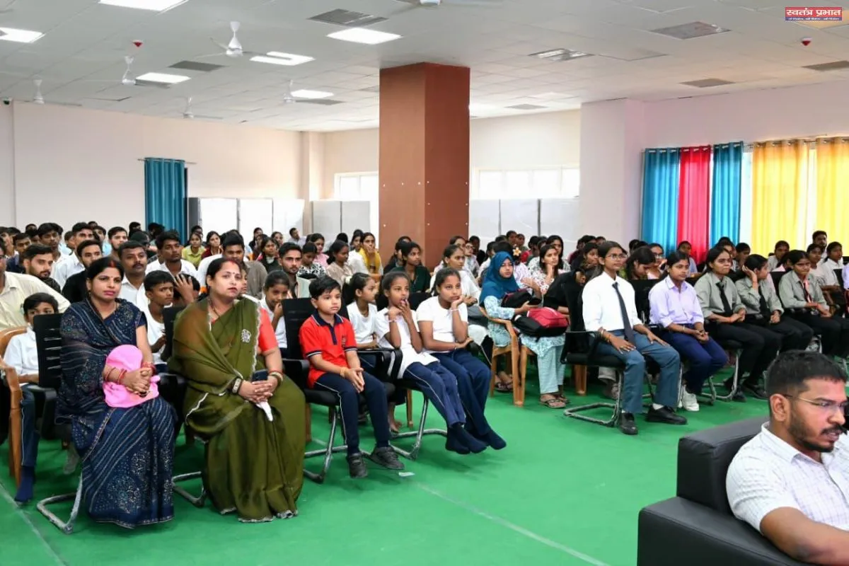 माँ पाटेश्वरी विश्वविद्यालय, बलरामपुर में मिशन शक्ति अभियान का शुभारंभ एवं सेवा संकल्प समारोह का पुरस्कार वितरण के साथ समापन