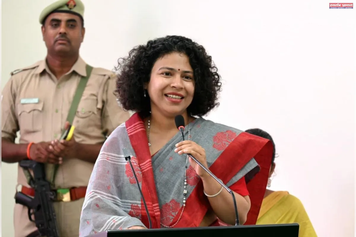 माँ पाटेश्वरी विश्वविद्यालय, बलरामपुर में मिशन शक्ति अभियान का शुभारंभ एवं सेवा संकल्प समारोह का पुरस्कार वितरण के साथ समापन