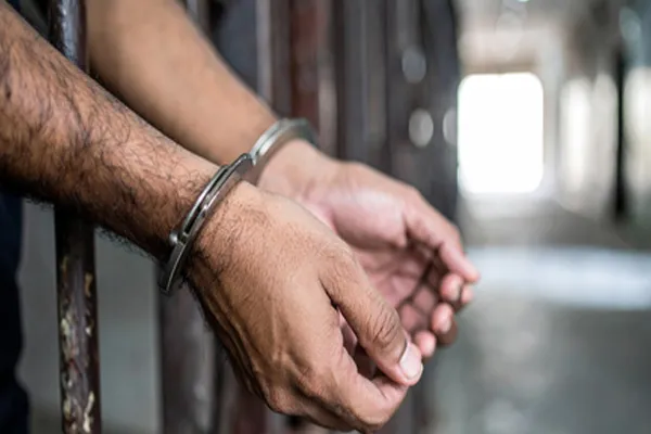 होटल मालिक से 15 लाख की रंगदारी मांगने के आरोप में नगरसेवक गिरफ्तार