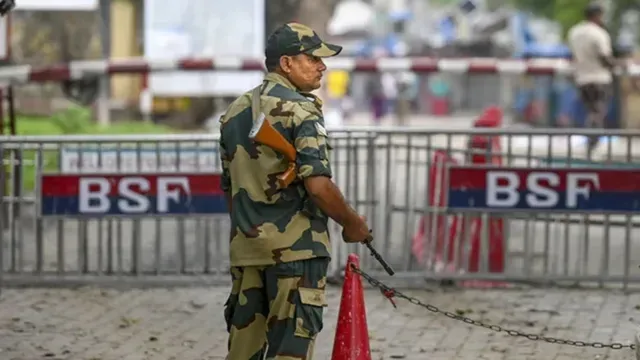 पंजाब बॉर्डर पर BSF की बड़ी कार्रवाई, तरनतारन में घुसपैठ की कोशिश नाकाम; 2 पाकिस्तानी घुसपैठिए ढेर