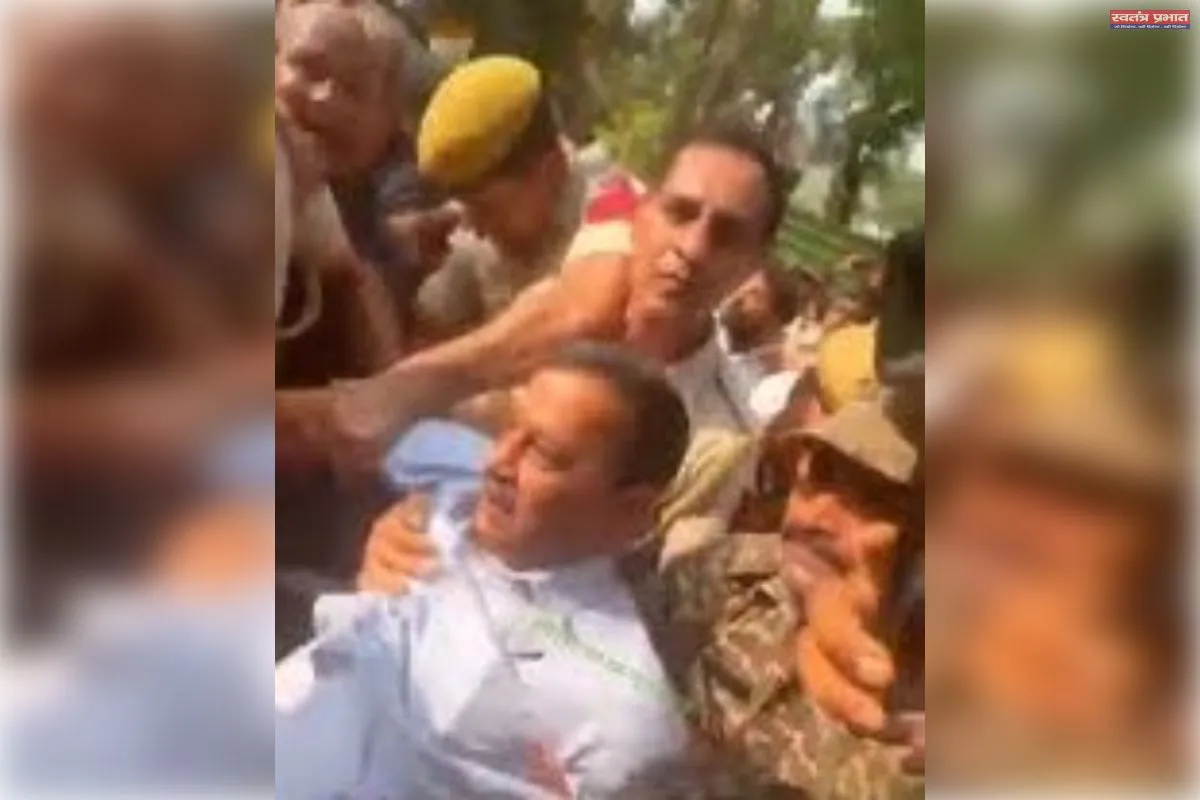 दिल्ली में आप का प्रदर्शन, केजरीवाल बोले- हर रोक वाली जगह बनेगा जंतर-मंतर