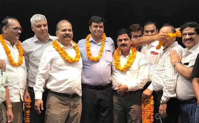 इफको ऑफिसर्स एसोसिएशन के चुनाव में सभी प्रत्याशी बहु कोणी  लड़ाईमे घिरे