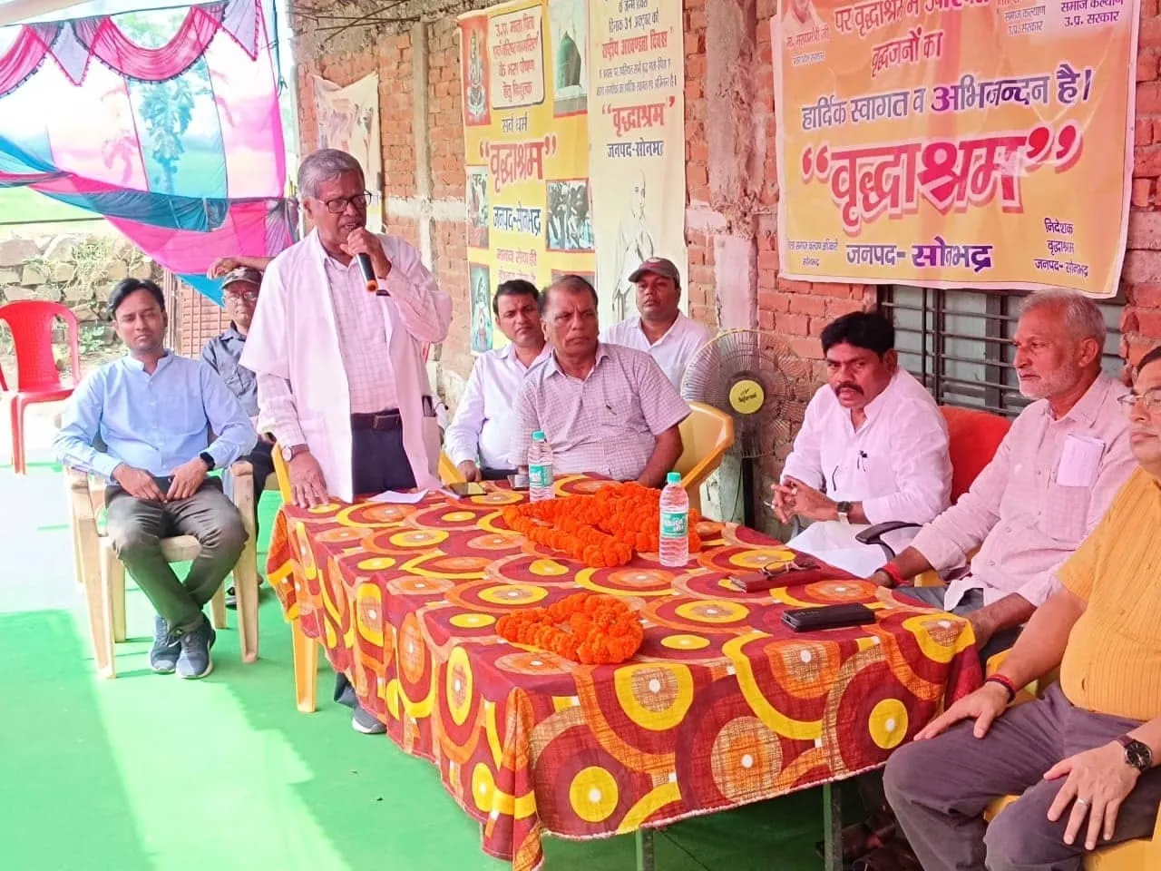 अंतर्राष्ट्रीय वृद्धजन दिवस पर वृद्धाश्रम में लगा स्वास्थ्य का महाकैंप, बुजुर्गों की हुई जांच व उपचार