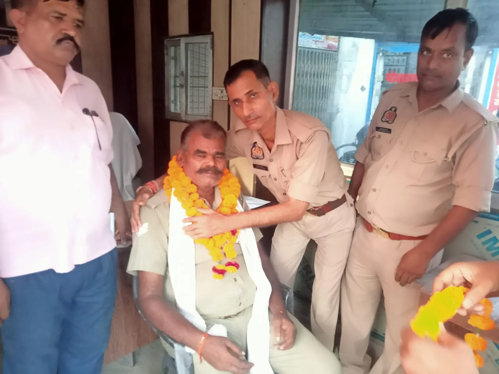 सेवानिवृत्त कंपनी मेजर को होमगार्ड जवानों ने दी भावभीनी विदाई