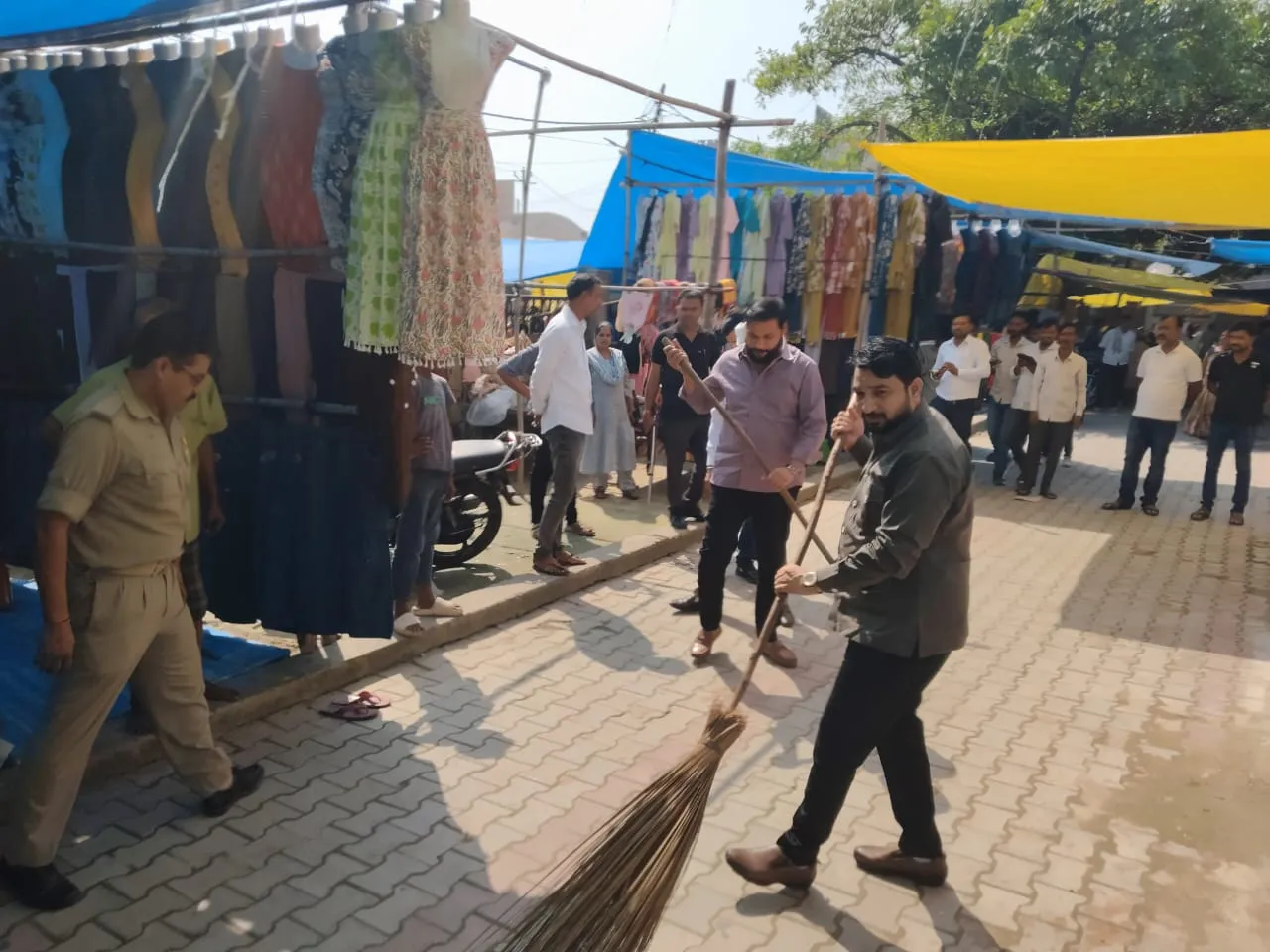 अटल प्रतिमा स्थल पर चला स्वच्छता अभियान,गिनाईं सरकार की उपलब्धियां