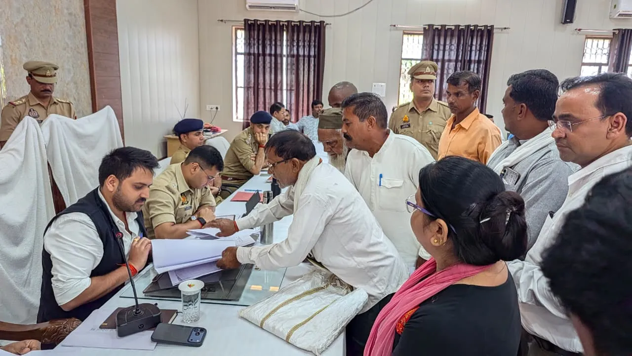 जनपद के सभी तहसीलों में संपूर्ण समाधान का आयोजन, दिये गुणवत्तापूर्ण निस्तारण के निर्देश