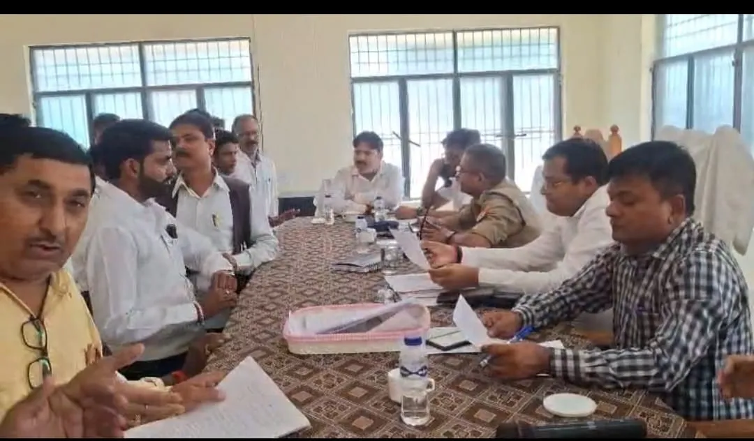 निजी  विद्यालय परिसर में सरकारी धन  का दुरुपयोग, जिलाधिकारी  से जांच की मांग