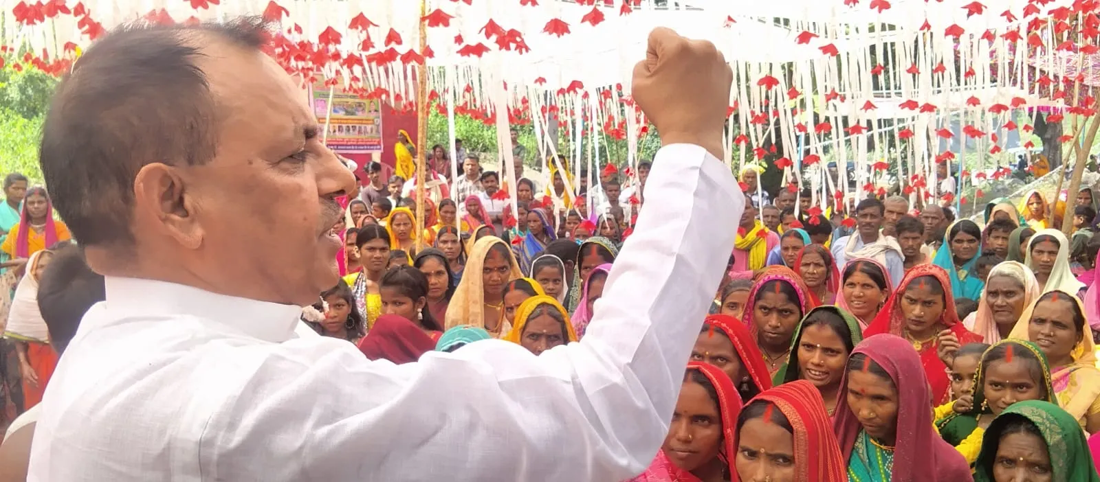 सोनांचल के आदिवासियों, दलितों व मूल निवासियों का उत्पीड़न बर्दाश्त नहीँ- रोशन लाल यादव
