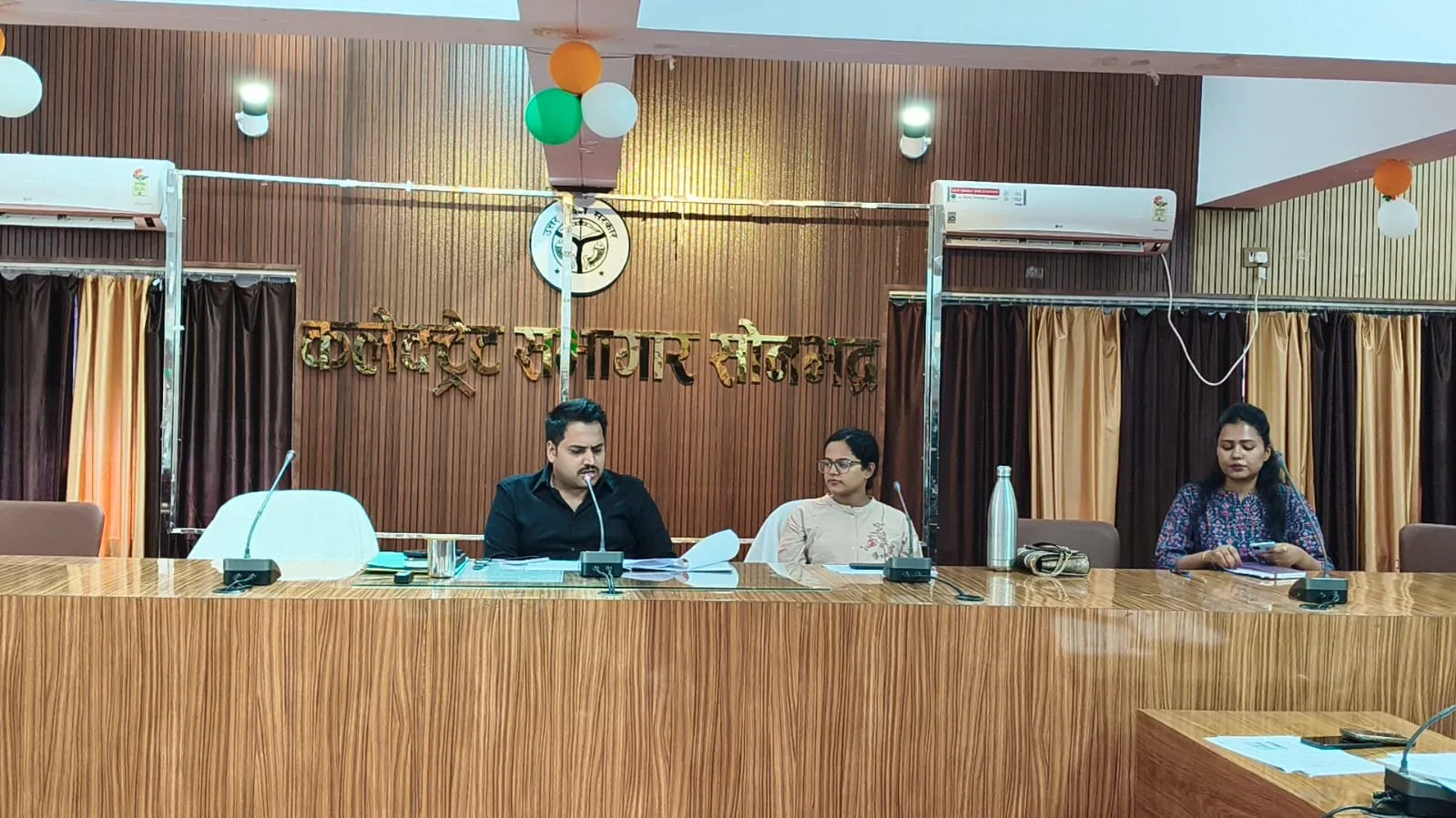ग्रामीणों ने बताई ‘हर घर नल’ योजना की हकीकत, डीएम ने कंपनी को थमाया नोटिस