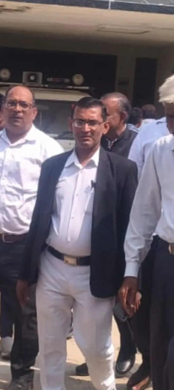 एसडीएम के कथित रवैये से नाराज अधिवक्ता लामबंद, तहसील में जमकर जताया विरोध