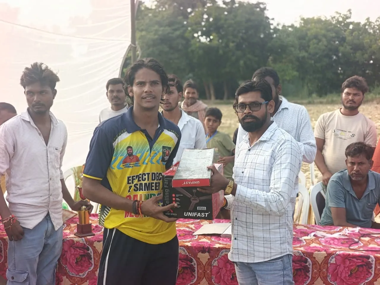भाजपा मंडल महामंत्री ने छोटी सुहलिया में हुए टूर्नामेंट के विजेताओं को क्या पुरस्कृत