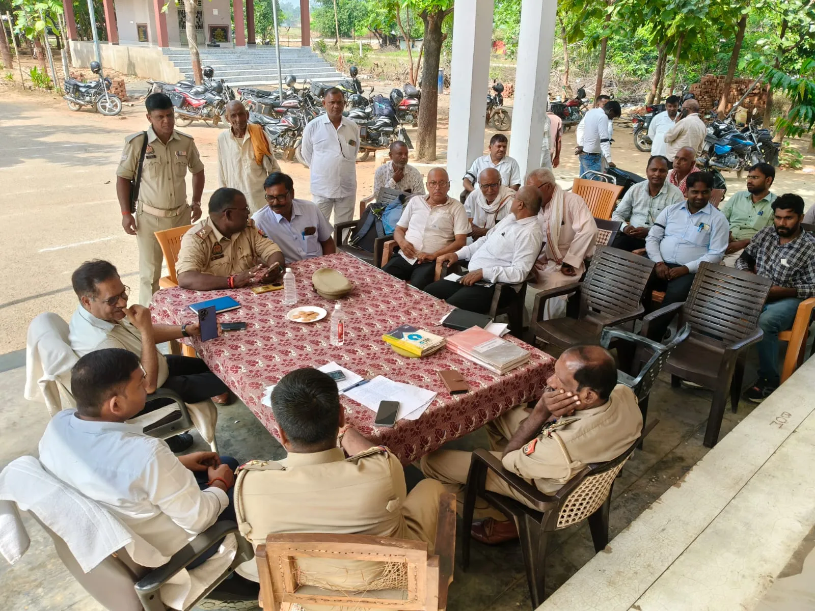 एडीएम ने समाधान दिवस पर सुनी लोगों की फरियाद