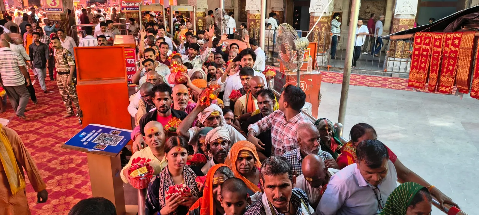 शारदीय नवरात्र के प्रथम दिन विंध्यधाम में उमड़ा आस्था का सैलाब, तीन लाख भक्तों ने किए मां के दर्शन