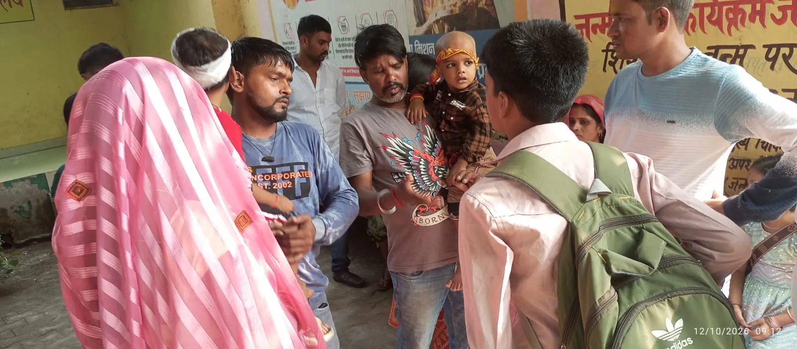 अनियंत्रित होकर दर्शनार्थियों से भरी बोलेरो पलटी, एक दर्जन दर्शनार्थी घायल