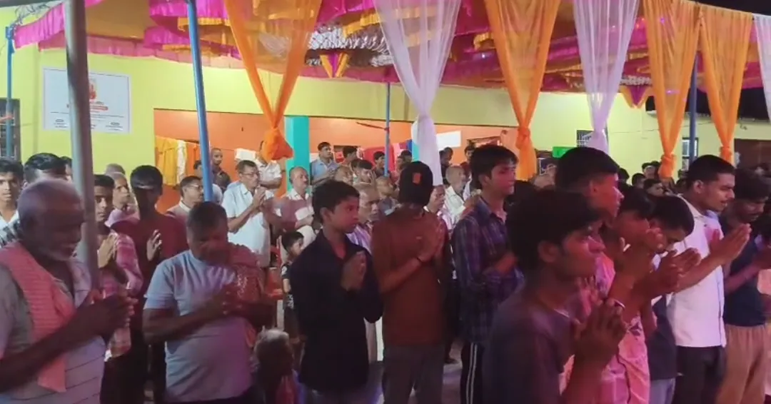 नचाप गांव में मां दुर्गा की आरती में उमड़े श्रद्धालु, भजनों से भक्तिमय हुआ माहौल