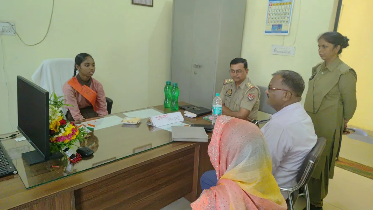 कम्पोजिट विद्यालय टिकुरिया की छात्रा बनी एक दिन की थानाध्यक्ष , की जनसुनवाई