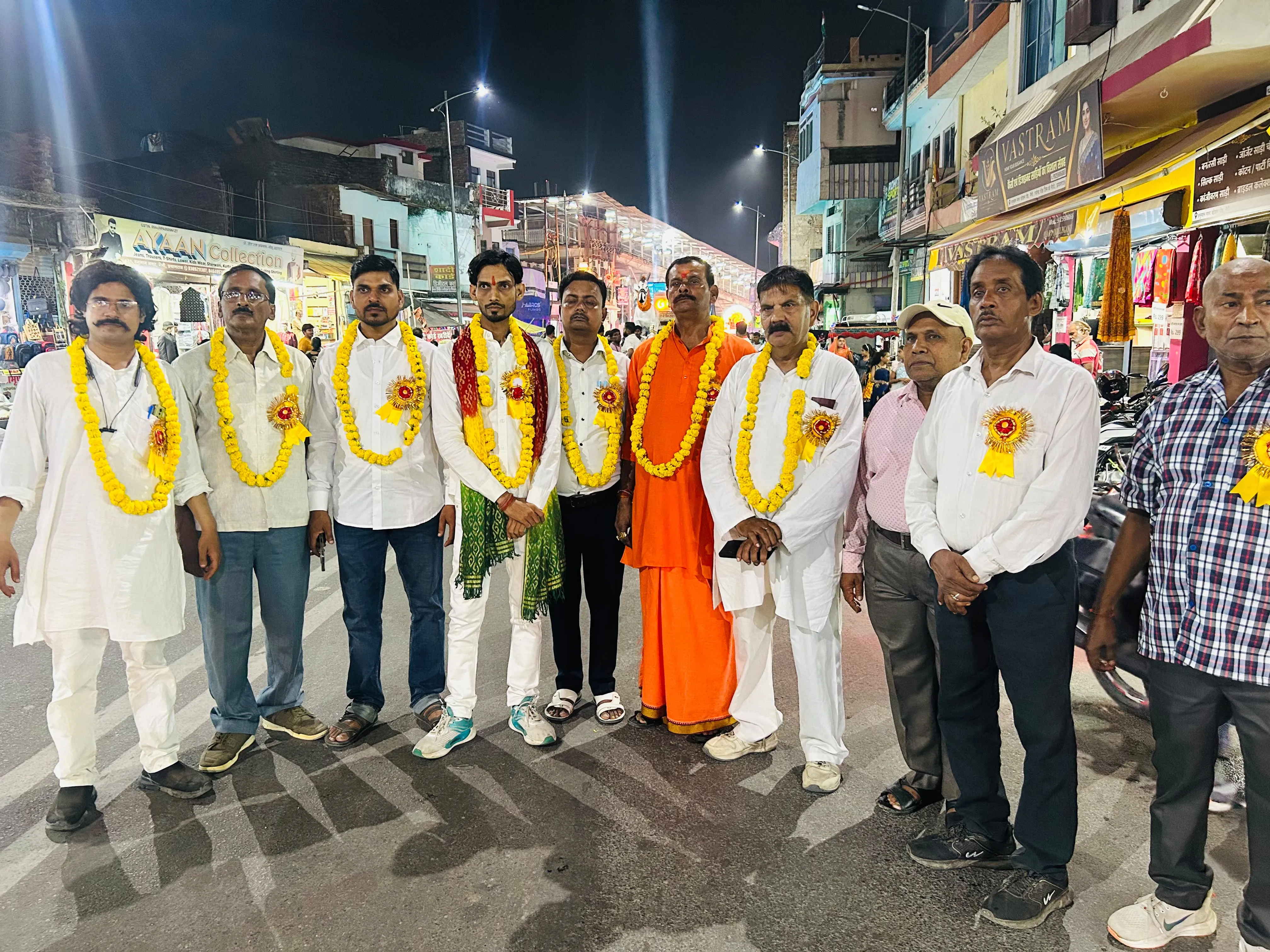 धूमधाम से निकला करण घोड़ा जुलूस, जय श्रीराम के नारों से गूंजा शहर