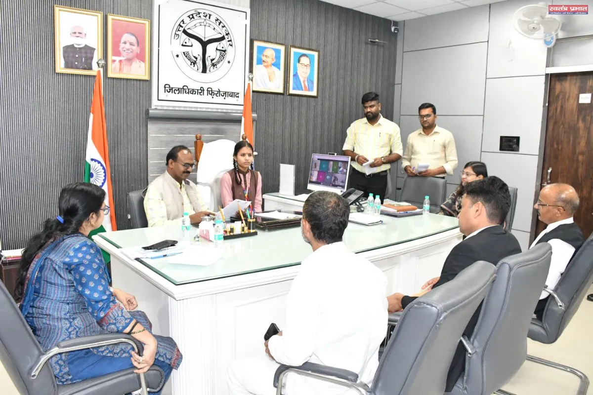 मिशन शक्ति के तहत पीएम श्री कंपोजिट विद्यालय डबरई की छात्रा नीति दुबे बनीं एक दिन की जिलाधिकारी