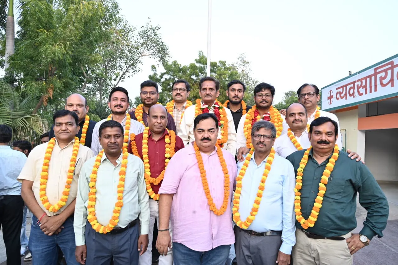 इफको ऑफिसर्स एसोसिएशन फूलपुर के चुनाव में अध्यक्ष अनुराग तिवारी तथा महामंत्री आशीष गौतम निर्वाचित