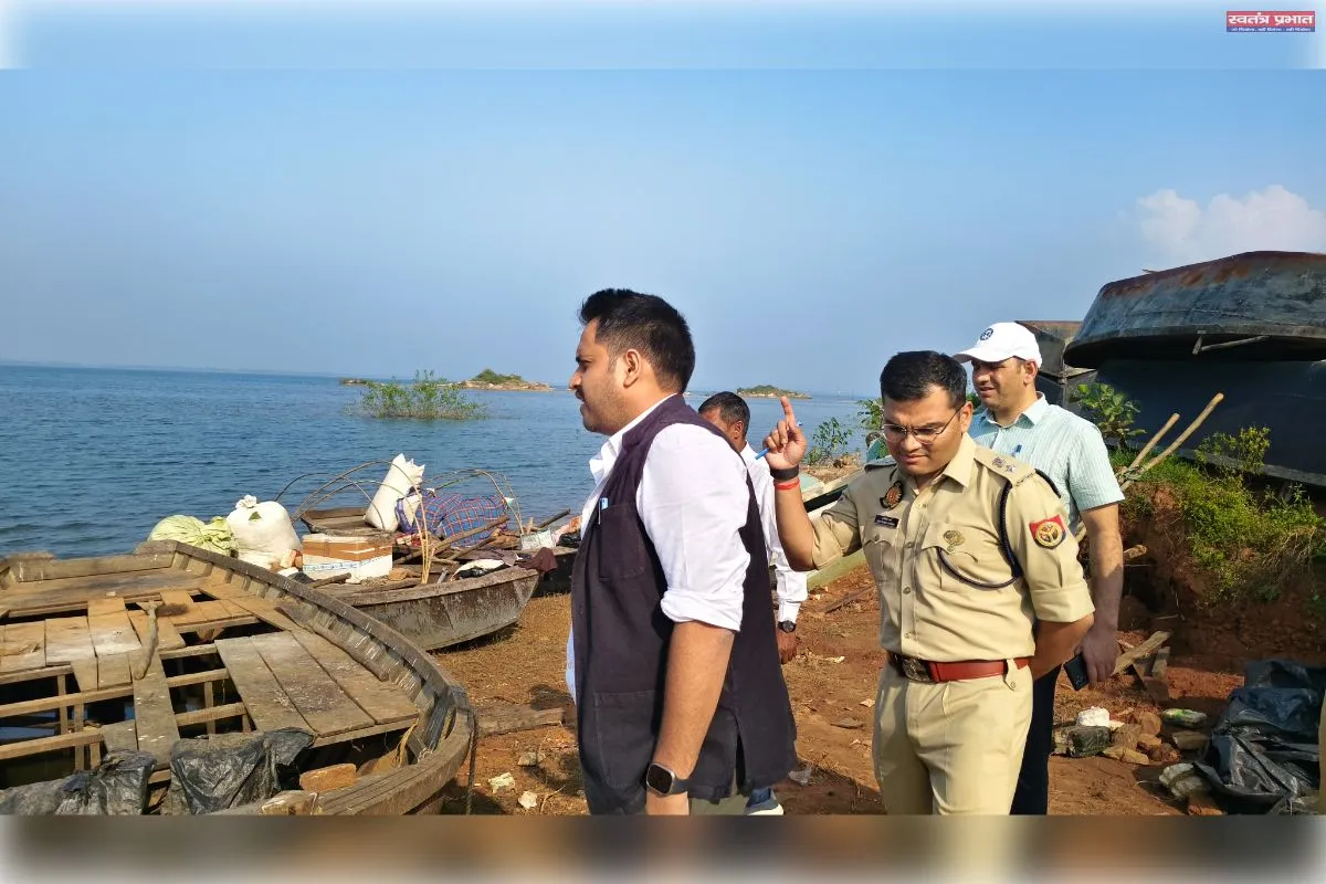 जिलाधिकारी  एवं पुलिस अधीक्षक ने धंधरौल बांध स्थित दुर्गा प्रतिमा विसर्जन स्थल का किया स्थलीय निरीक्षण