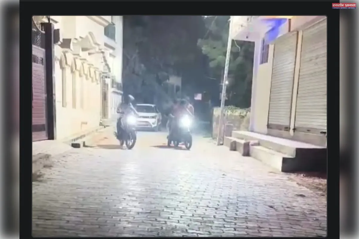 ओयो होटल में पुलिस का छापा