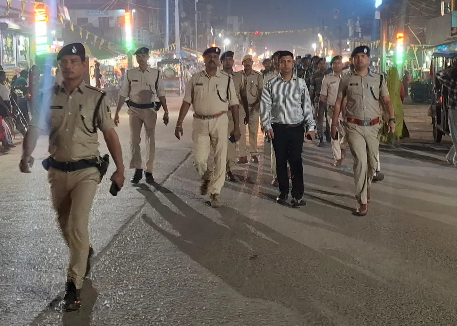 श्रद्धालुओं की संभावित भीड़ को देखते हुए पुलिस प्रशासन की सक्रियता बढ़ा दी गई है। 