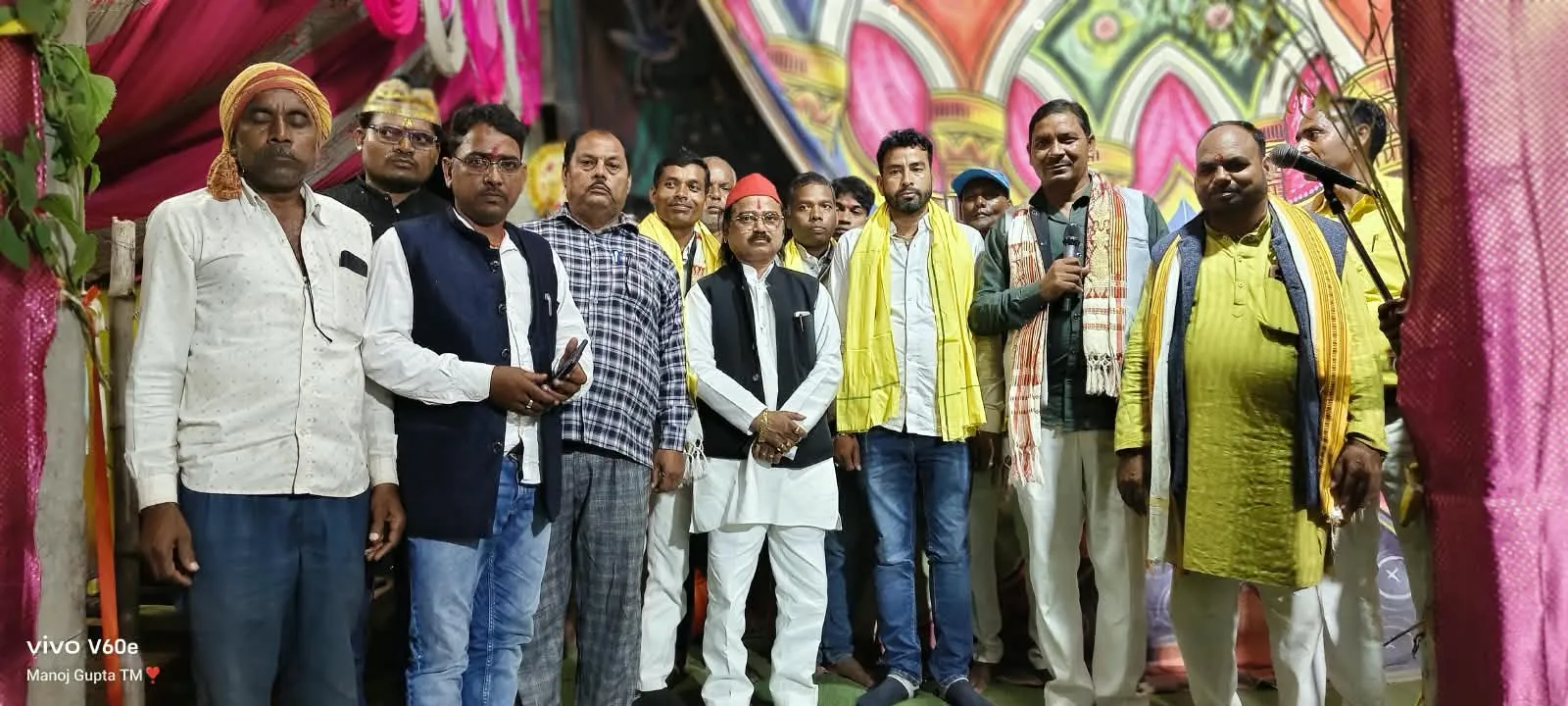 घघरी  में रामलीला के 9वें दिन पहुंचे सांसद छोटेलाल खरवार, फीता काटकर किया शुभारंभ