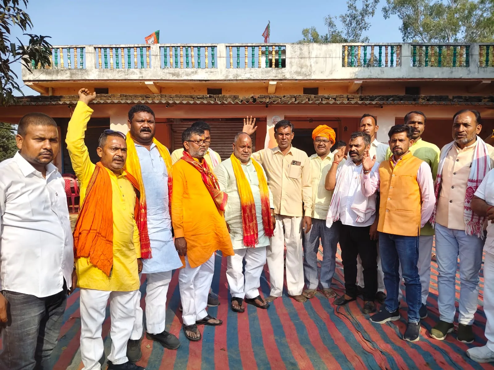कोन में प्रभारी मंत्री हंसराज विश्वकर्मा का जोरदार स्वागत,  किया पार्टी  कार्यकर्ताओं  से जनसंवाद
